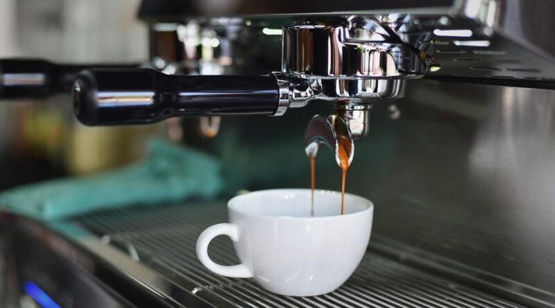 Serwis ekspresów do kawy – Czy warto serwisować i naprawiać ekspresy do kawy?