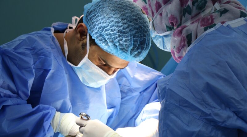 Chirurg plastyczny – czym się kierować przy wyborze?